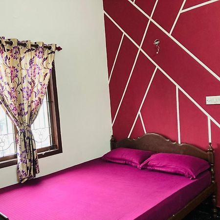 Swarna Tourist Home Munnar Εξωτερικό φωτογραφία