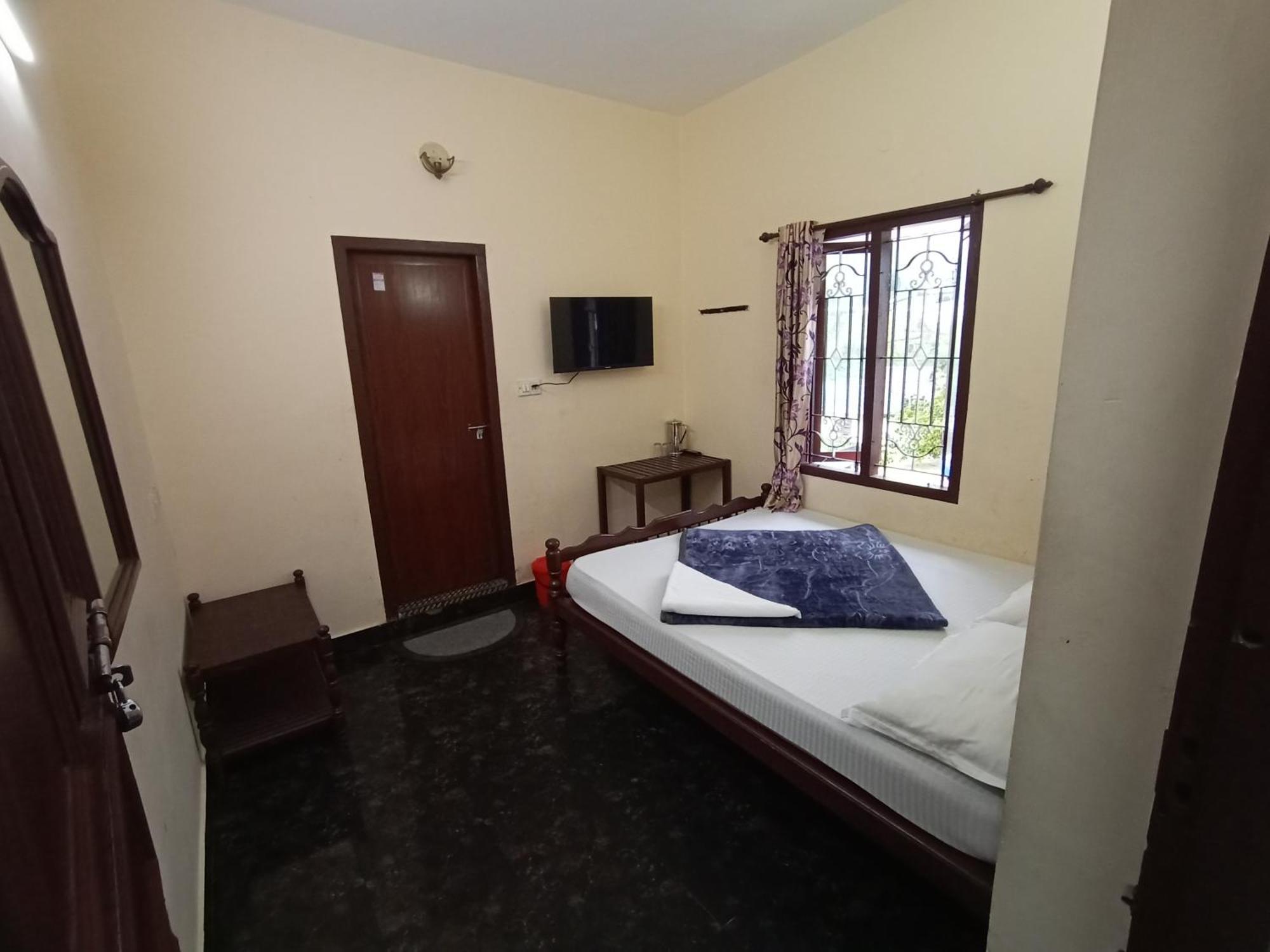Swarna Tourist Home Munnar Εξωτερικό φωτογραφία
