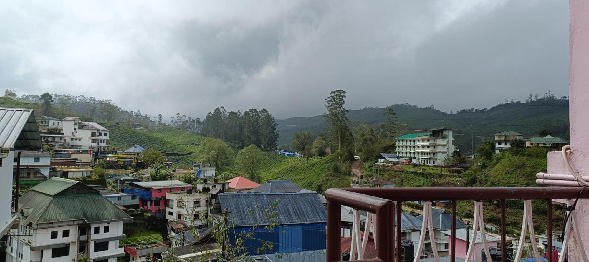 Swarna Tourist Home Munnar Εξωτερικό φωτογραφία