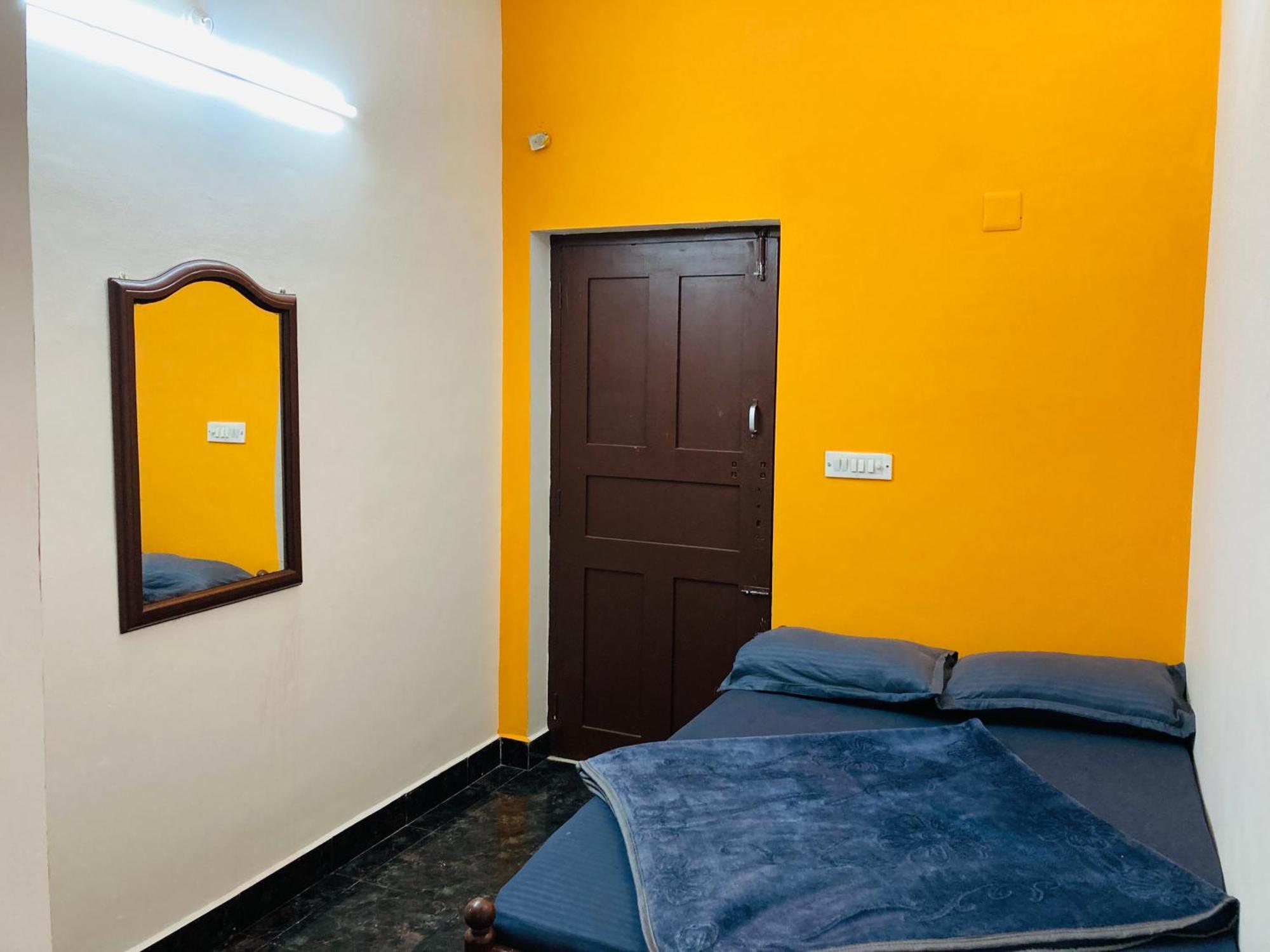 Swarna Tourist Home Munnar Εξωτερικό φωτογραφία